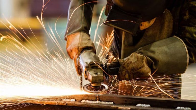 El Gobierno celebra el tercer mes consecutivo de crecimiento del empleo registrado y del salario real en el sector privado