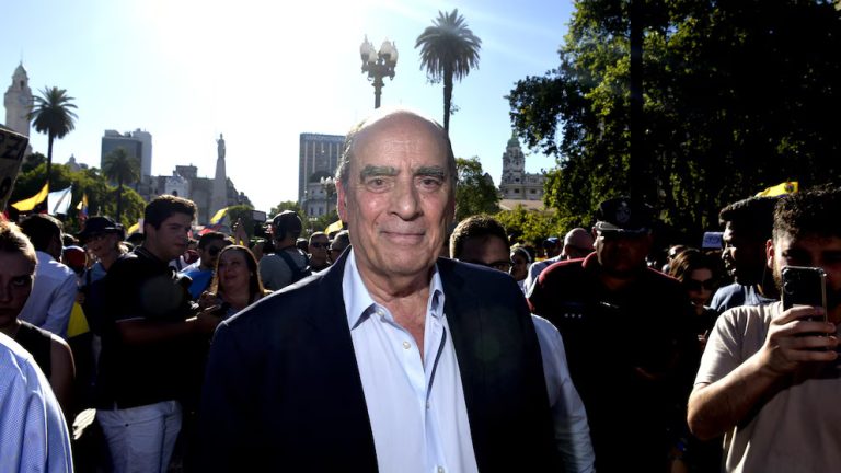 El Gobierno ratificó que convocará a sesiones extraordinarias para tratar la reforma electoral y eliminar las PASO