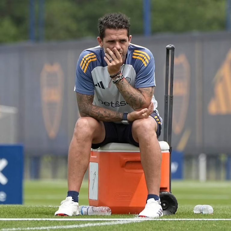 Boca Juniors presentó la lista de convocados para el amistoso frente a Juventude: dos bajas importantes y la aparición de un refuerzo