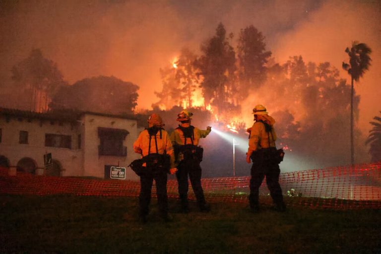 El devastador incendio en las colinas de Hollywood amenaza el emblemático Paseo de la Fama: hay alerta amarilla y al menos 130 mil evacuados