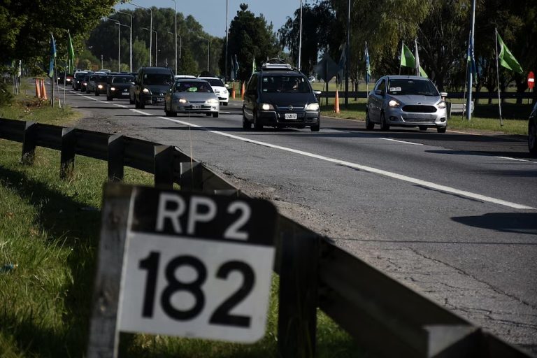 Verano 2025: cuánto se gasta en combustible y peajes para ir en auto a la Costa Atlántica