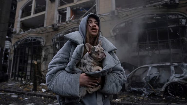 Rusia intensifica los ataques con drones en Kiev: dos civiles muertos