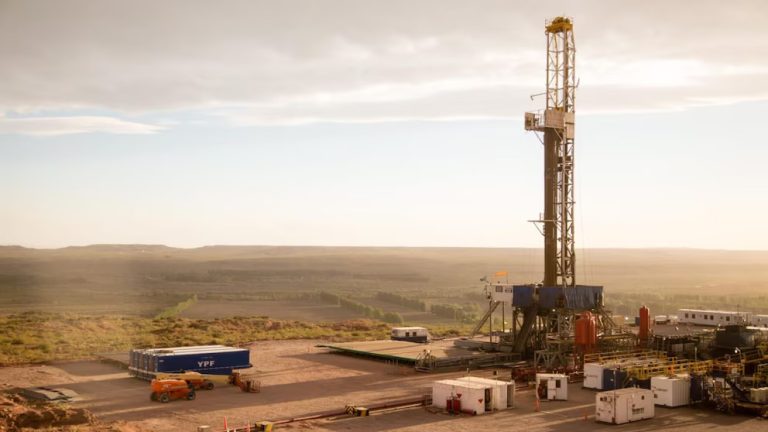 En 2024 se invirtieron más de USD 11.000 millones en el sector petrolero