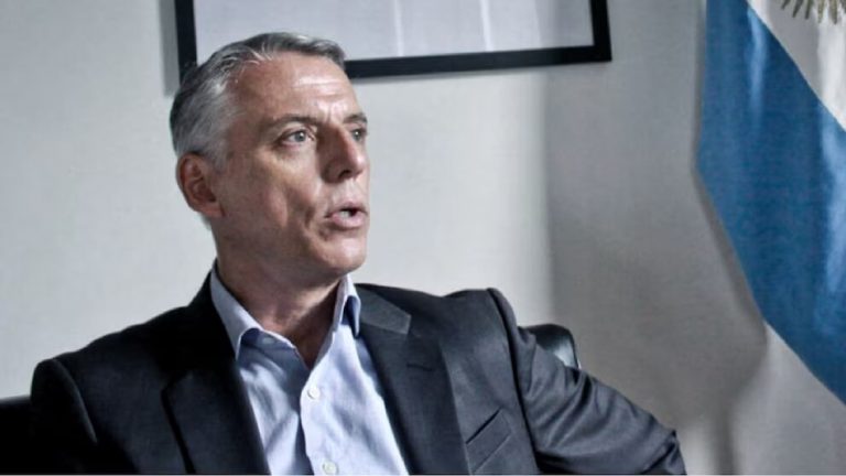 El Gobierno designó a un diplomático de carrera como encargado de temas humanitarios en Venezuela