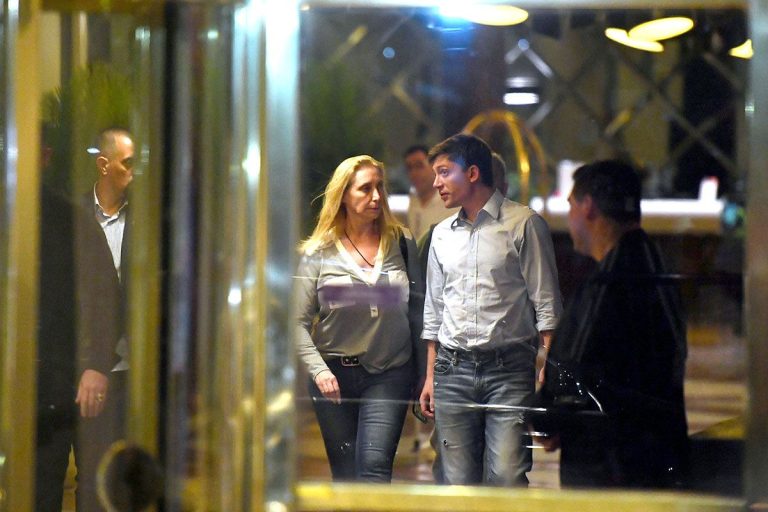 Aumenta la tensión entre Karina Milei y Santiago Caputo: Casa Militar prohíbe circular por el despacho del asesor