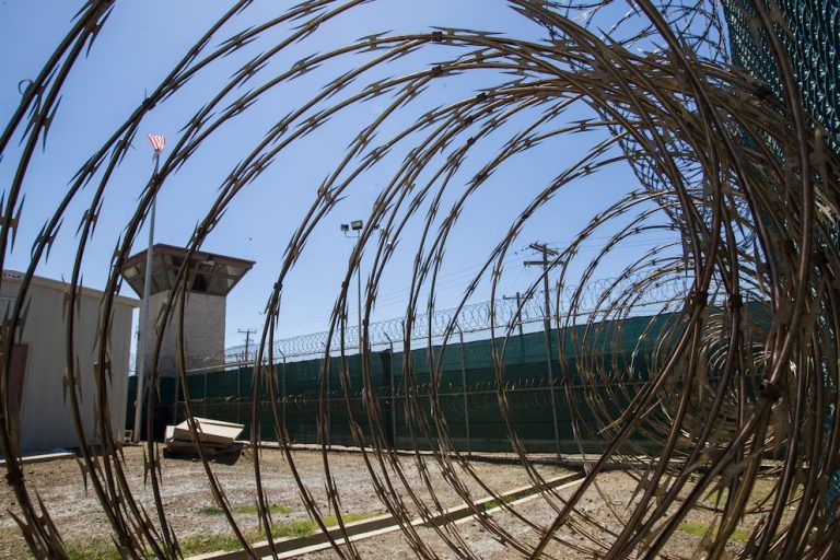 De prisión para terroristas a centro de detención migratoria: el nuevo uso de Guantánamo
