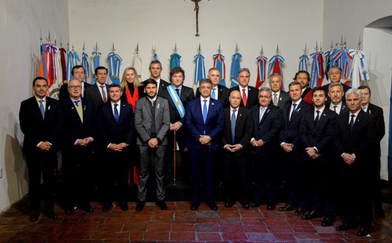 El otro ajuste: por el recorte de fondos desde Nación, las provincias bajaron 21% sus gastos y tuvieron superávit