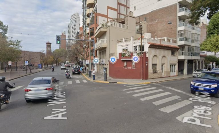 Circulaba a gran velocidad, perdió el control del vehículo y mató a dos personas que estaban en la vereda