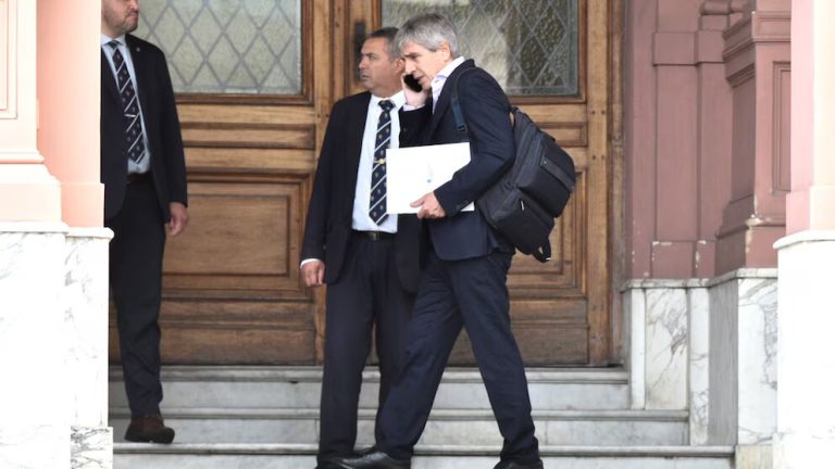 Cepo, montos, desembolsos y esquema cambiario: las claves de la negociación que continuará hoy entre el Gobierno y el FMI