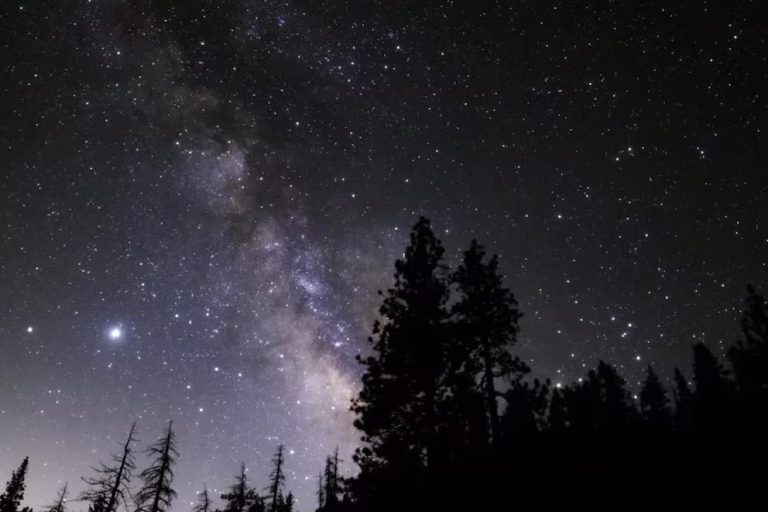 Calendario astronómico de 2025: lunas llenas, eclipses, lluvias de meteoritos y todos los fenómenos para ver