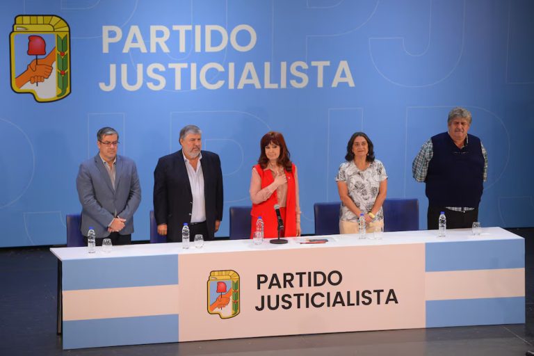 La posible eliminación de las PASO genera más fisuras en el PJ y enfrenta a los gobernadores con CFK