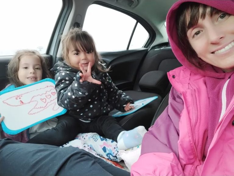 Tres días en un auto y quince horas de caminata: la familia que pasó fin de año atrapada por una tormenta en la Patagonia