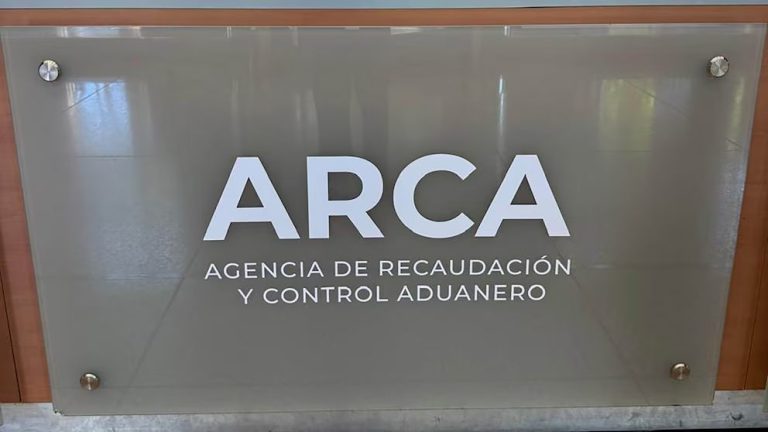 El Gobierno bajó las tasas para obligaciones impositivas y aduaneras: cuánto tendrán que pagar ahora los contribuyentes