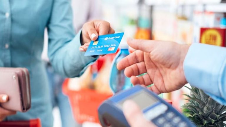 La morosidad en el financiamiento con tarjetas de crédito se duplicó durante el último año