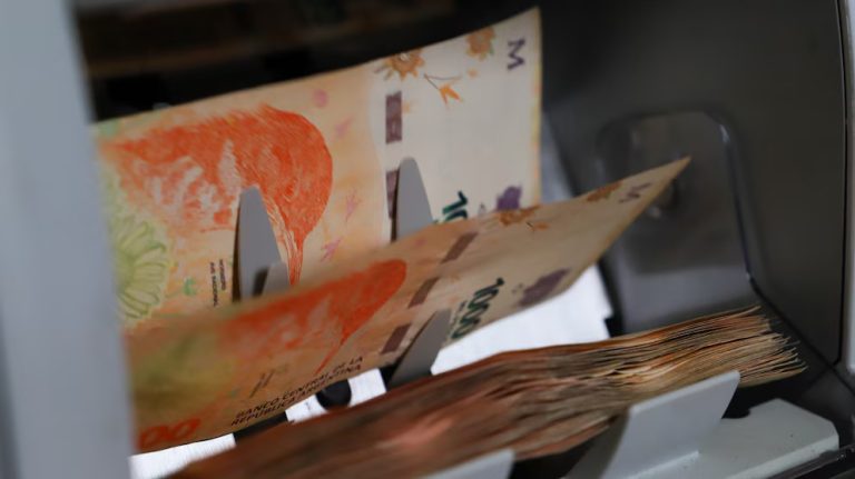 Tras conocerse la inflación de 1,6% en junio, las tasas de los bonos en pesos treparon a 2,6% mensual