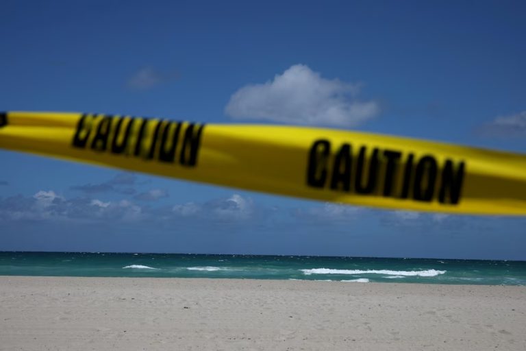 Tragedia en Miami Beach: dos niños muertos tras el choque entre un velero y una barcaza