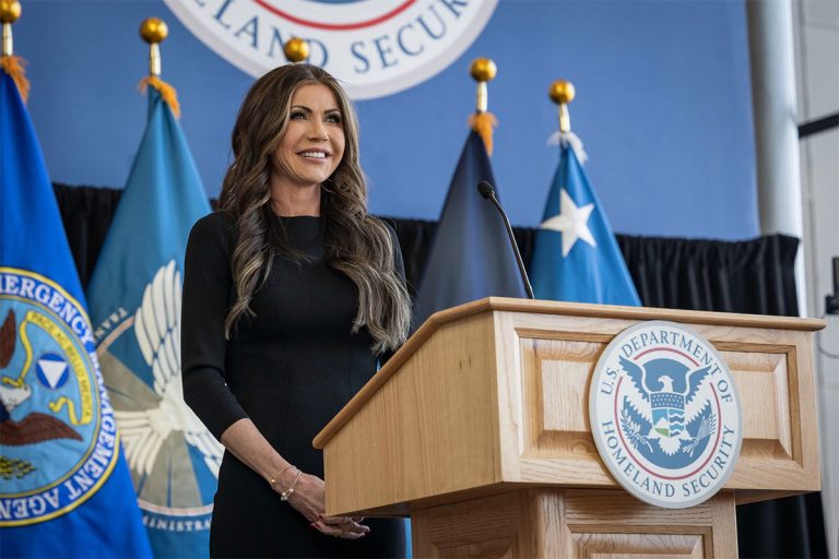 A la espera de Lamelas, llega una ministra de Trump que trae la agenda de Bukele a la Argentina
