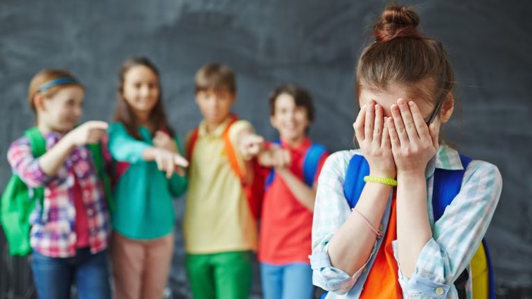 Seis de cada 10 alumnos de 6° grado sufrió bullying en la escuela primaria o vía redes sociales