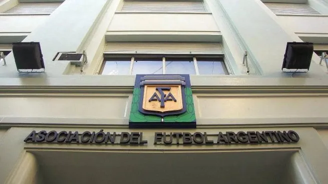 Guerra contra la AFA: el Gobierno quita beneficios y aumenta alícuotas a los clubes