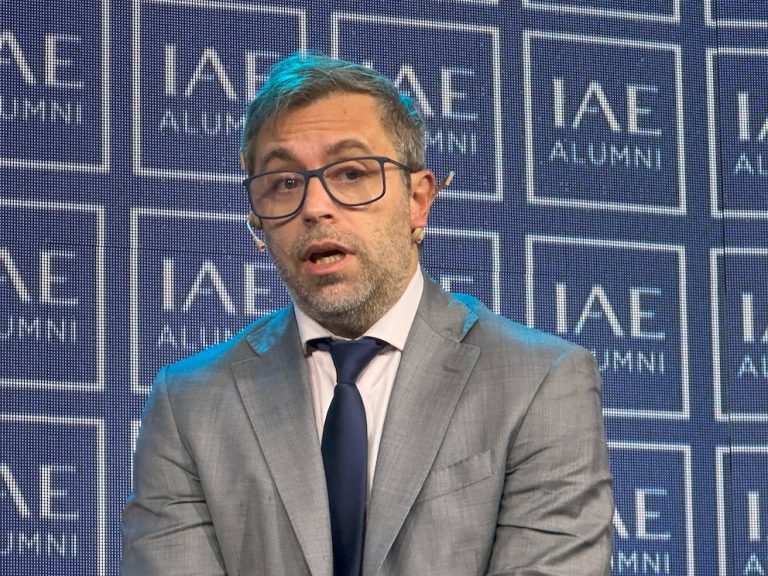 Tras la suba del dólar, un asesor de Caputo aseguró: “El BCRA tiene dólares suficientes para defender la banda cambiaria”