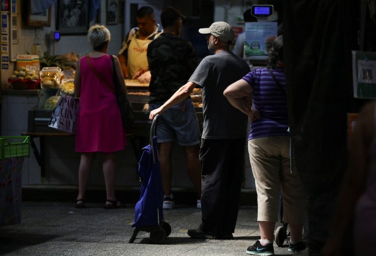 Hoy se conocerá la inflación de julio y en lo que va de este mes el impacto de la suba del dólar en los precios es bajo