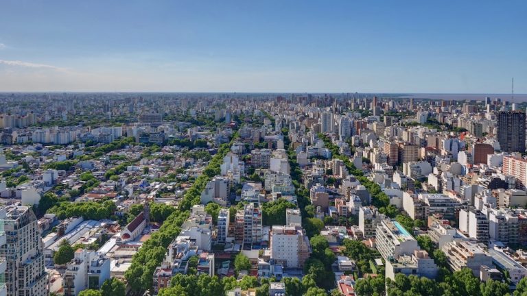 Barrio por barrio, cuánto cuesta alquilar un departamento de dos ambientes en la Ciudad de Buenos Aires