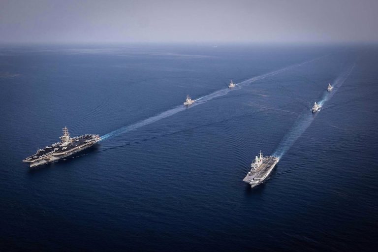 Dos aeronaves militares del régimen de Maduro hostigaron a un buque de la Armada de EEUU en aguas internacionales