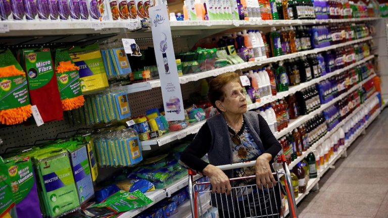 Deflación en alimentos: cuáles fueron los productos que bajaron de precio en agosto según el Indec