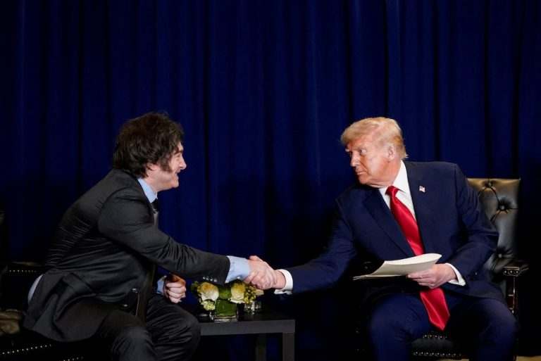 Estados Unidos informó que negocia un swap de USD 20 mil millones con la Argentina y la compra de bonos