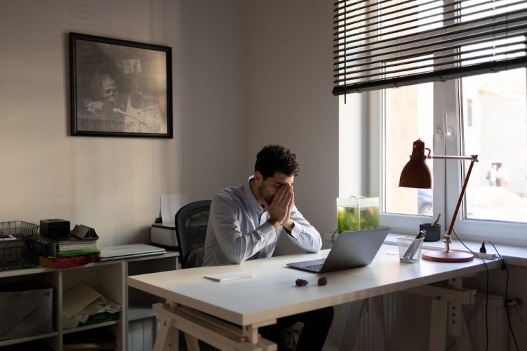 Según una encuesta, la mitad de los trabajadores ha tenido al menos un diagnóstico de salud mental