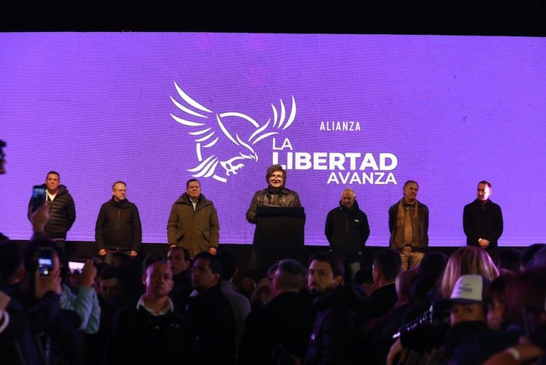 Milei habló de “empate técnico” y despertó el interés de inversores que hicieron subir las cotizaciones