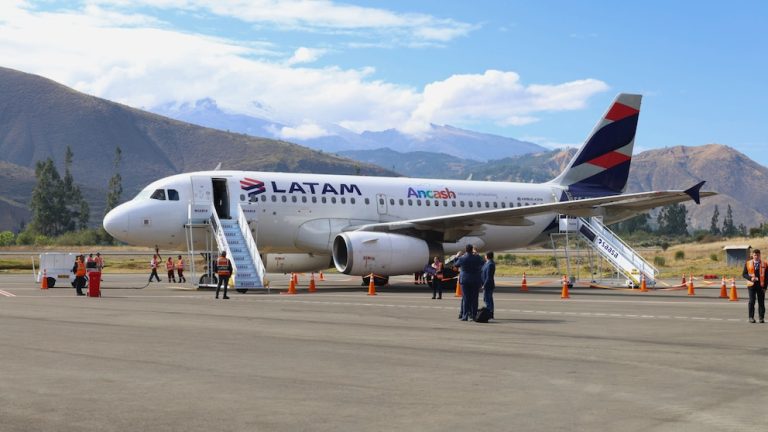 Autorizaron a una aerolínea a operar vuelos entre Lima, Buenos Aires y Santiago de Chile