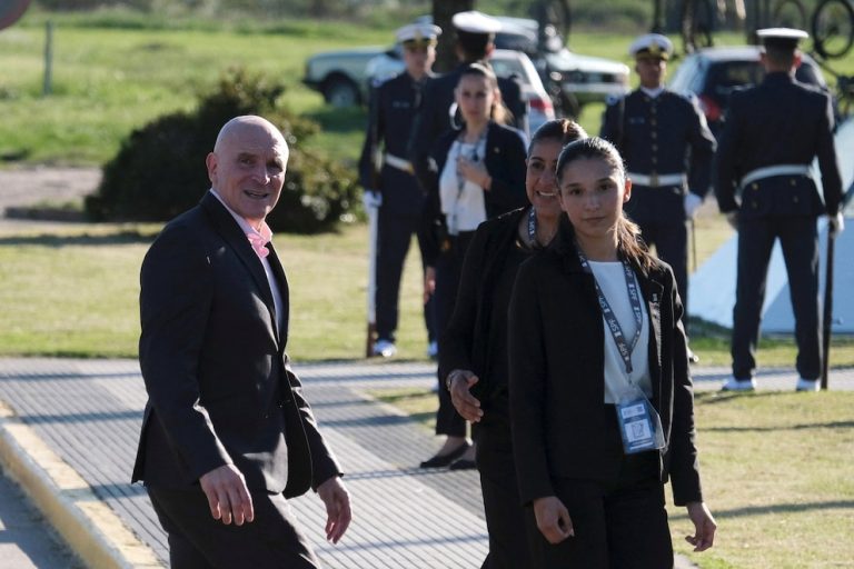 Horas decisivas en el Gobierno: Espert confirmó la transferencia, dijo que no se baja de la candidatura y Milei lo respaldó