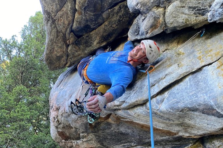 Murió el influencer Balin Miller durante una transmisión en vivo: cayó de un peligroso muro en el Parque Nacional Yosemite