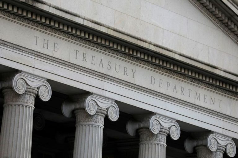 Expectativa por las reuniones de Caputo en Washington para definir un paquete de apoyo financiero